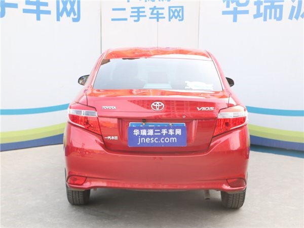 时髦大方的省油轿车，丰田威驰