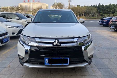 汕头二手三菱欧蓝德 2017款 2.0L CVT 两驱 荣耀版 5座