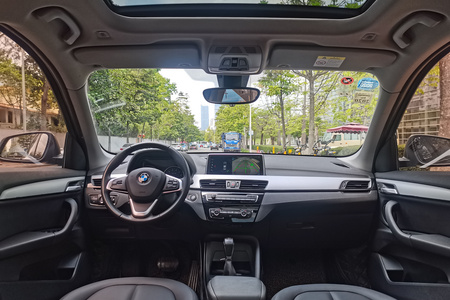 深圳二手宝马X1 2016款 sDrive18Li 1.5T 手自一体 豪华版